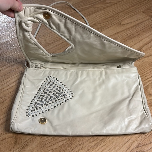 Vintage off white rectangle textured purse - Picture 3 of 7